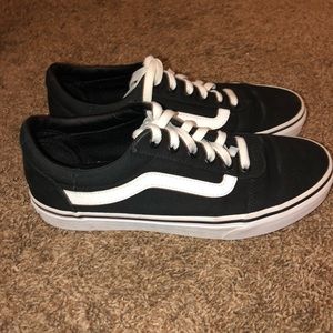 Classic Black VANS